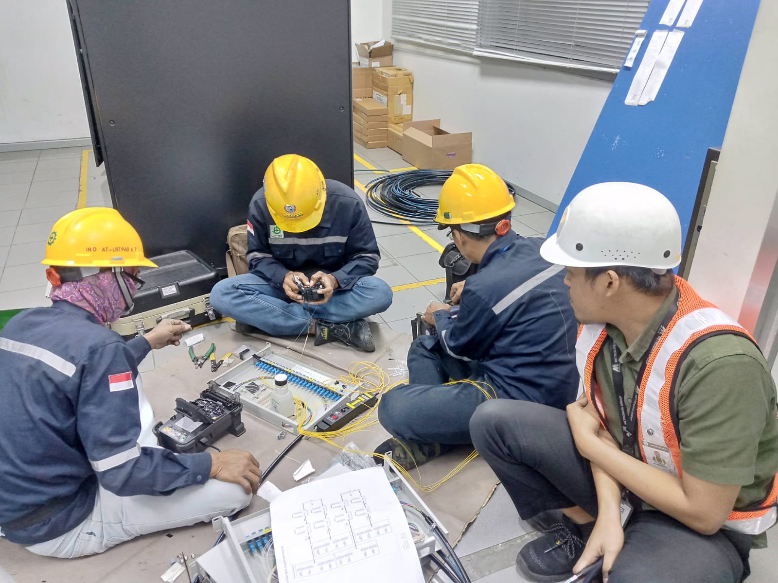 Instalasi Fiber Optic